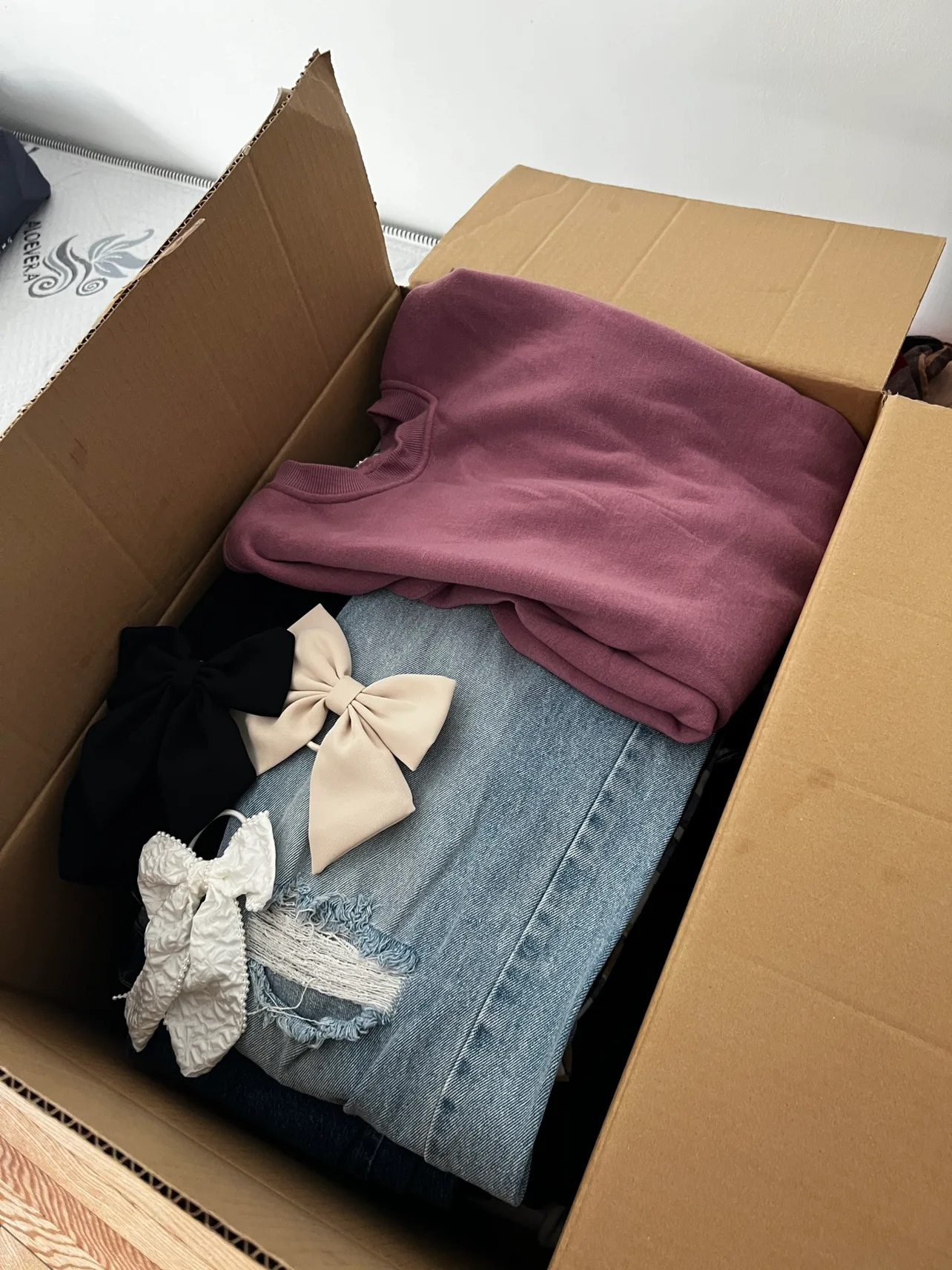**FREE** Box of Women's Clothing thumbnail