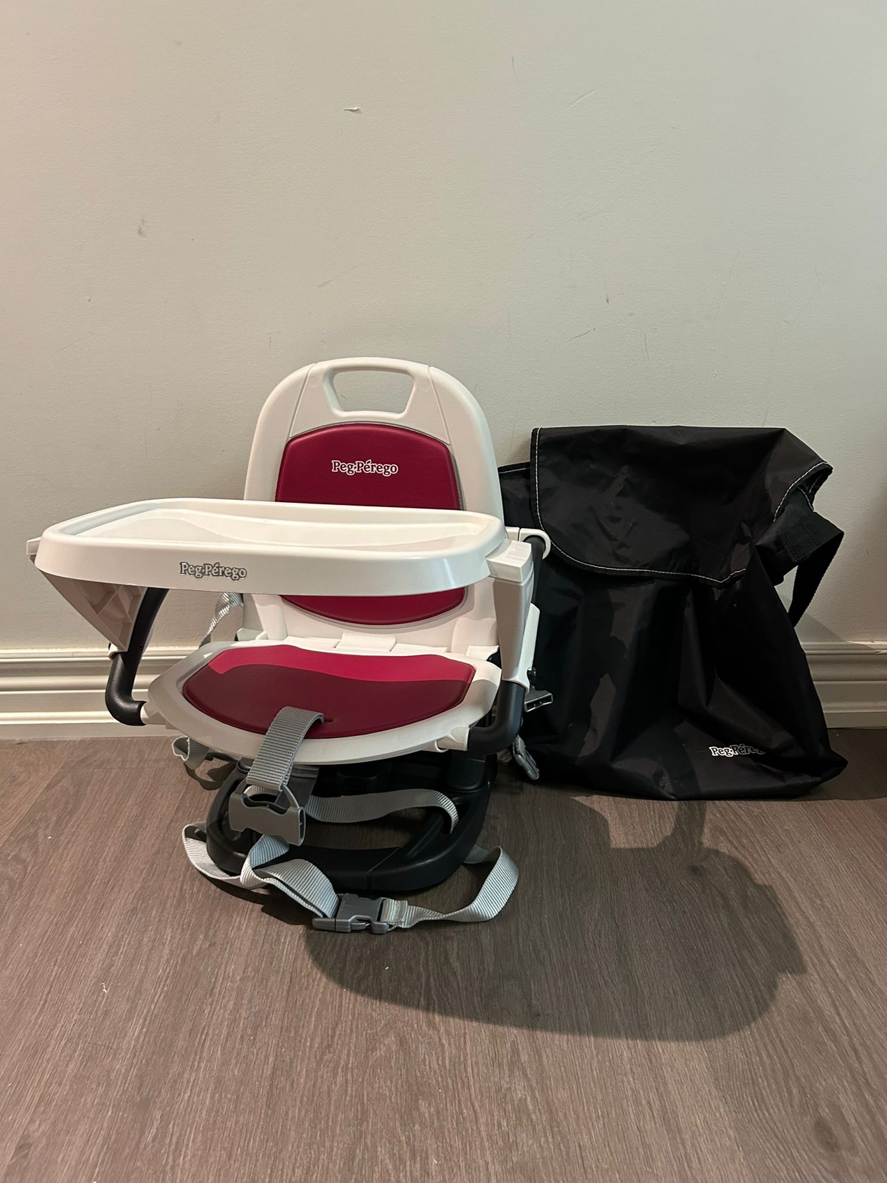 Peg Perego Rialto Booster (Berry)