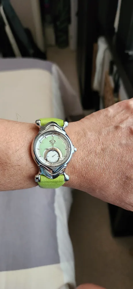 Oakley ladies Watch image indicator(3)