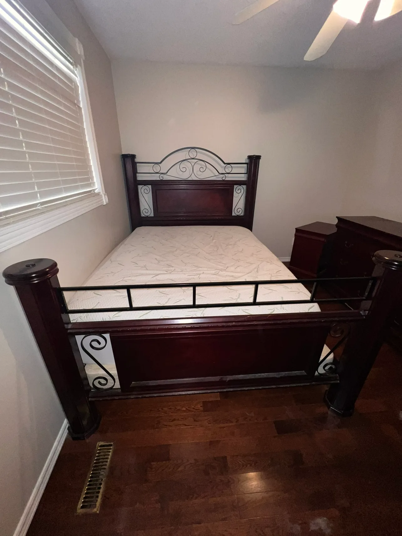Free Queen Bed Frame image indicator(2)
