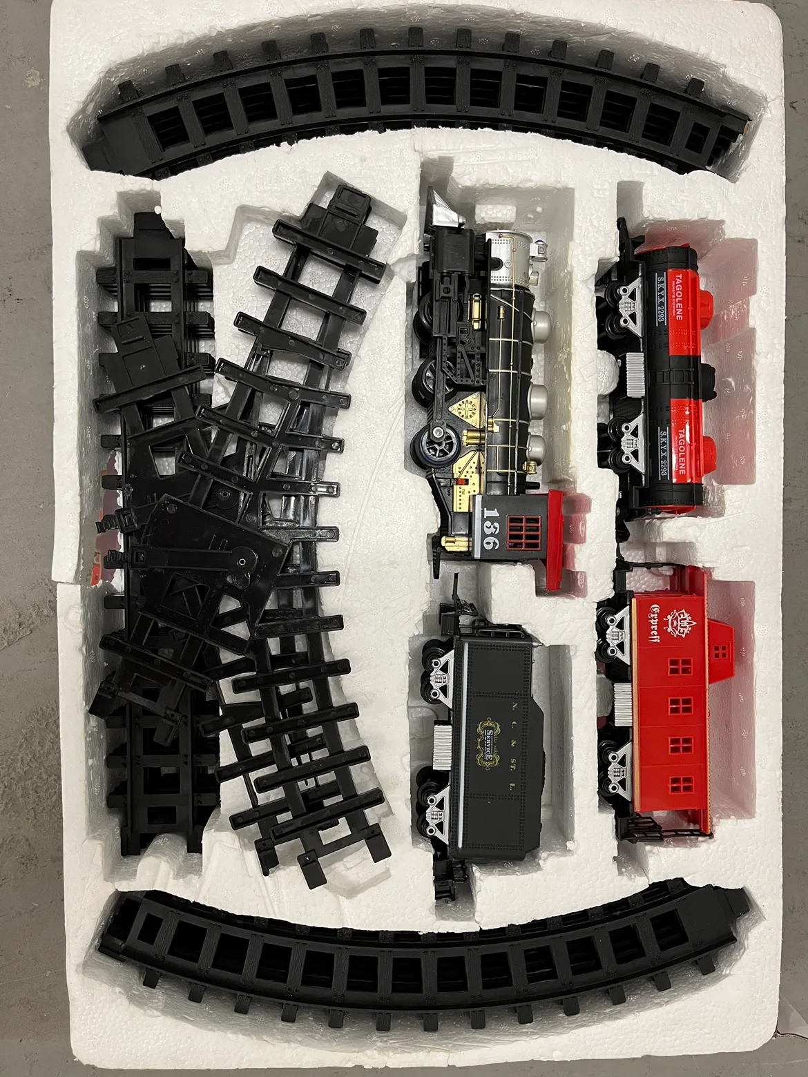 Train Set with Tracks thumbnail