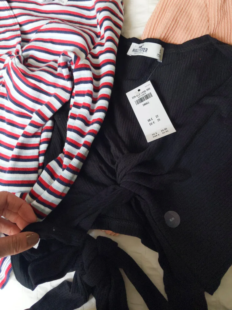 Hollister Bundle Size Small image indicator(2)