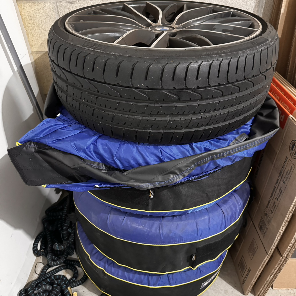 BMW 20" tires and rims - Set of 4 - photo 3