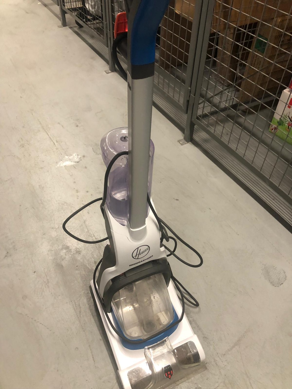 Move out sale, Hoover Power Dash Carpet Cleaner - photo 4