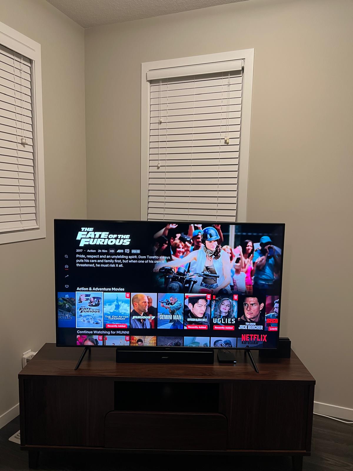 55" Samsung Q60R 4K Smart QLED TV - photo 2