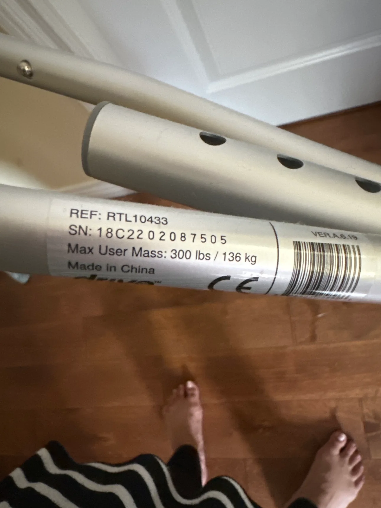 Pair of Crutches image indicator(2)