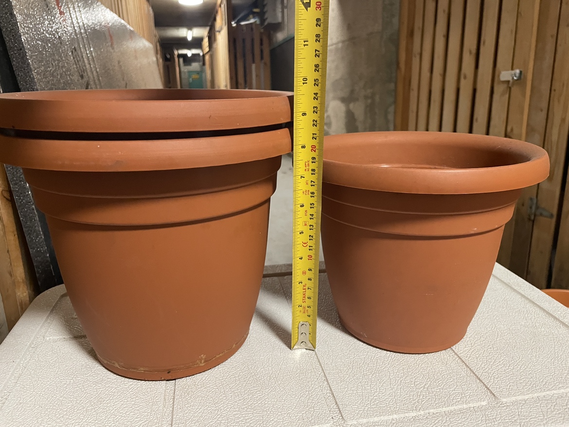 Various plastic garden pots - photo 5