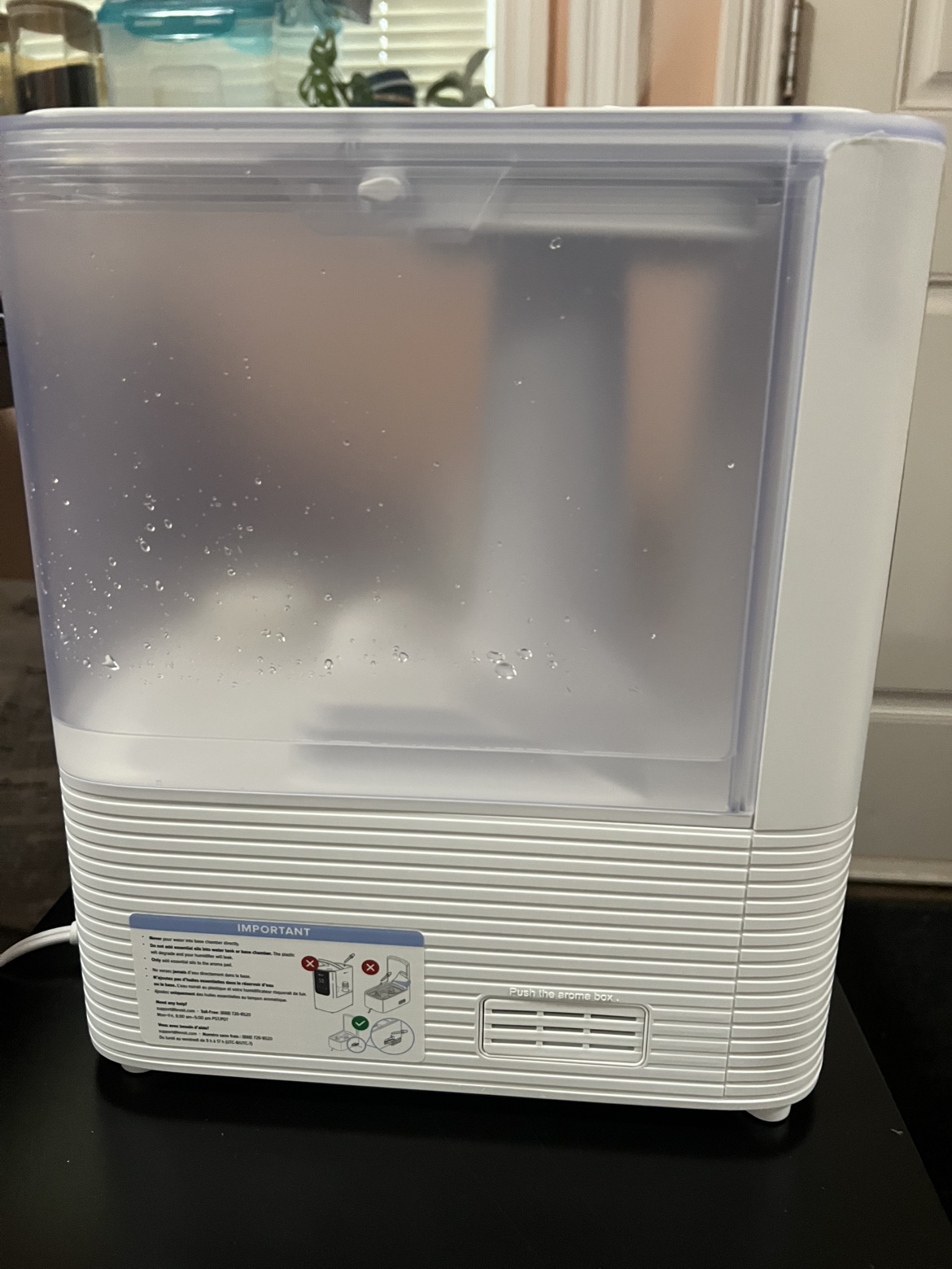 Levoit Humidifier (with free small diffuser and essential oils) - photo 2