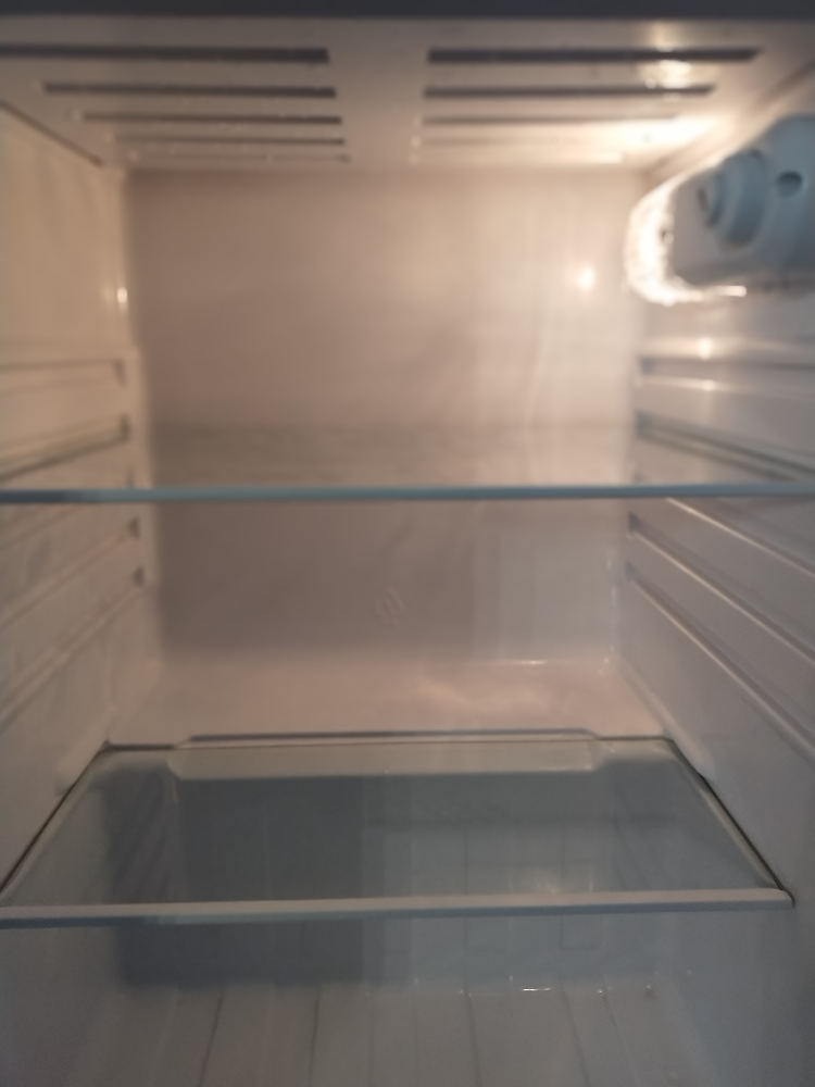 Avanti Mini Fridge 19x19x32 comes with free 32 in TV - photo 5