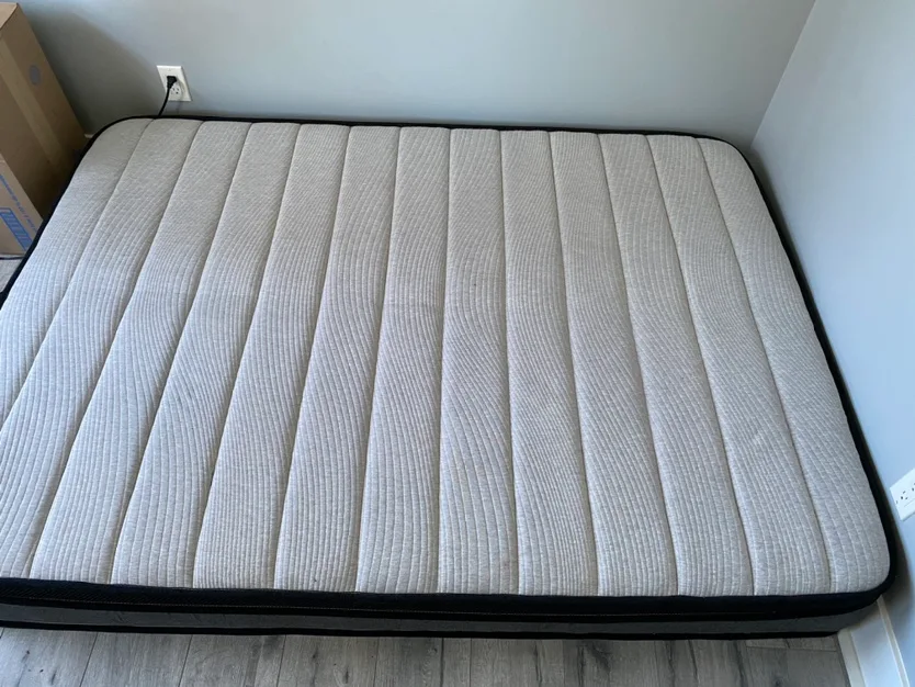 Queen Size Double Bed Mattress for Sale thumbnail