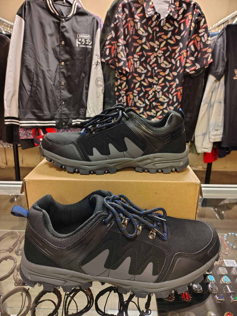 Black hiking Shoes
