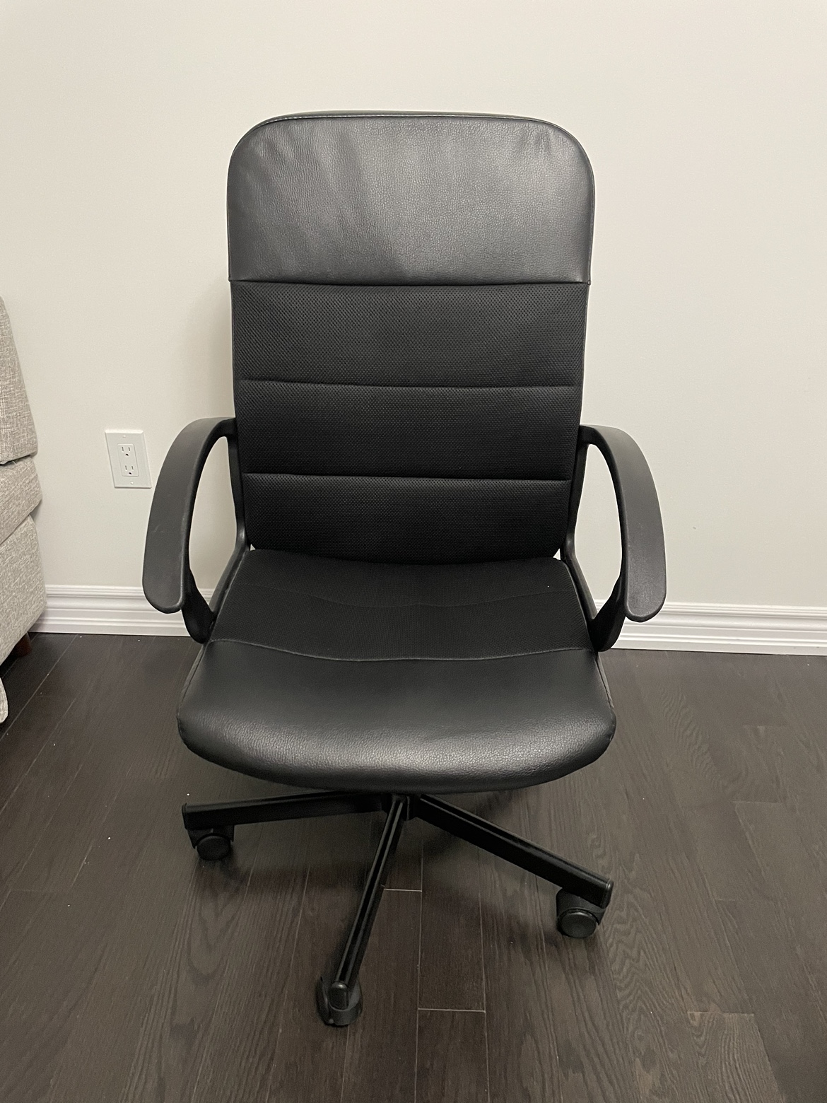 Black Office Chair - photo 3