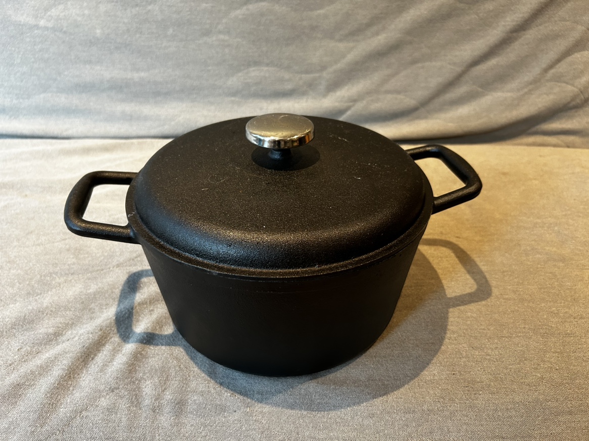 Cast Iron Pot with Lid