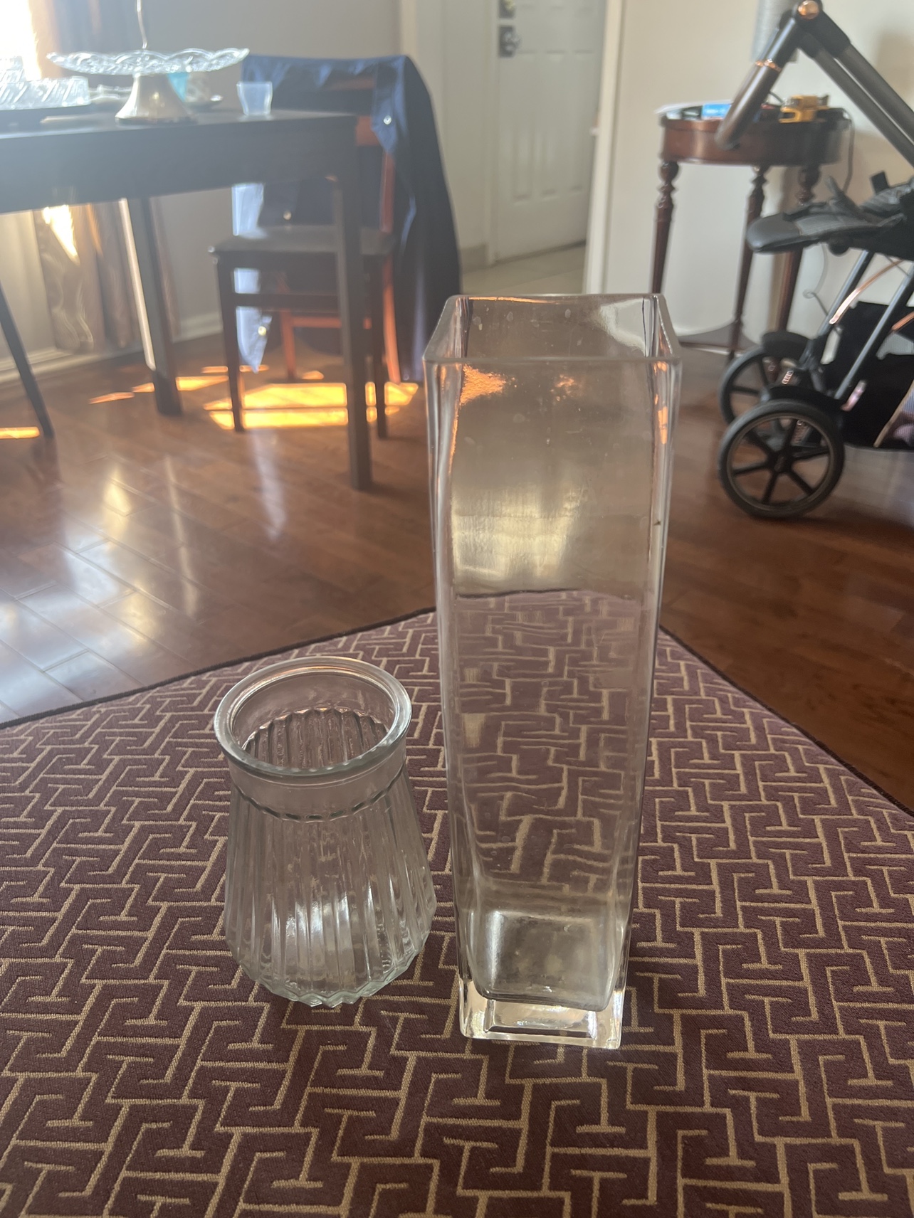 Set of 2 Glass Vases