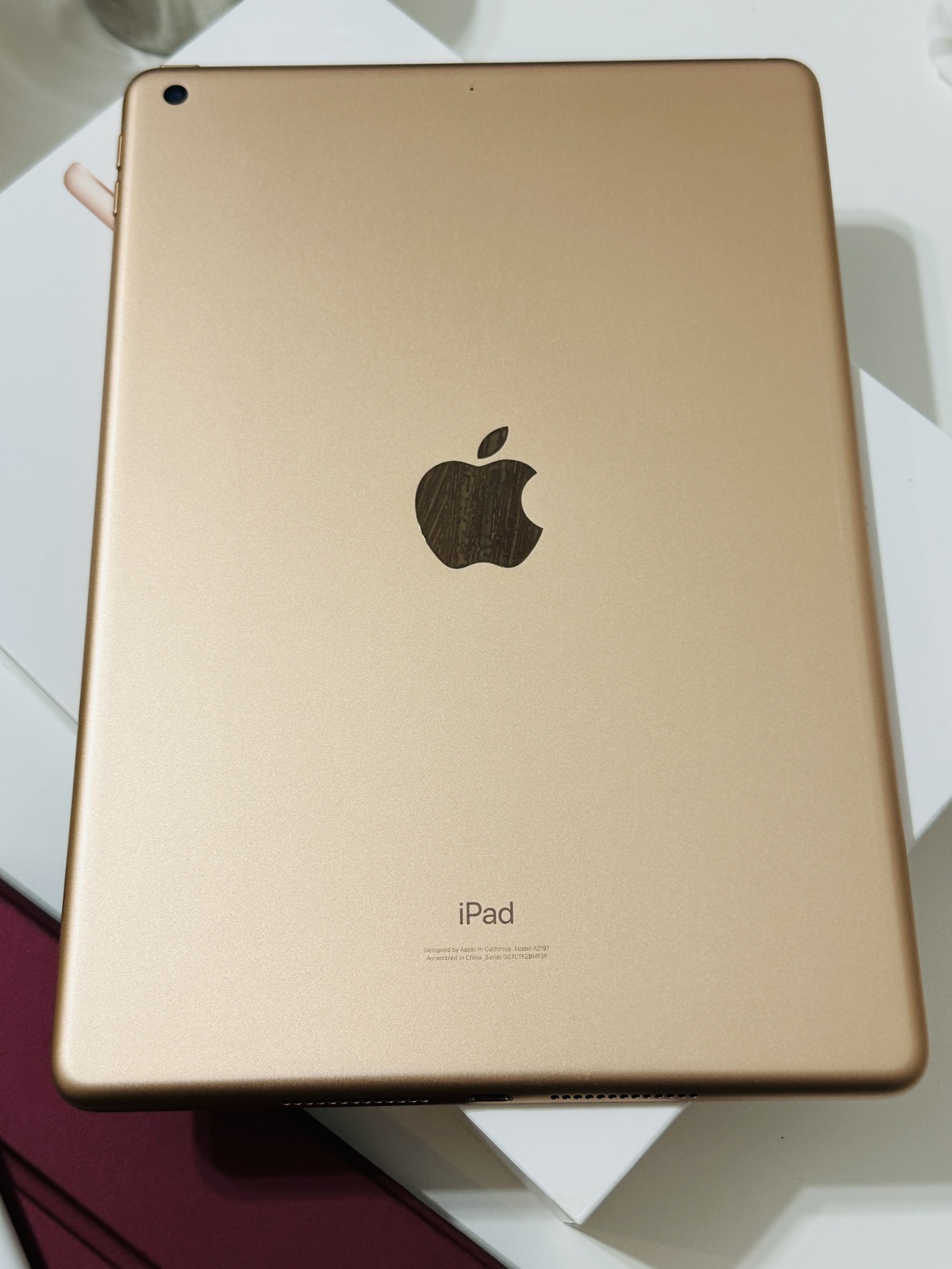 iPad 7th gen Gold Brand new with pen - photo 4