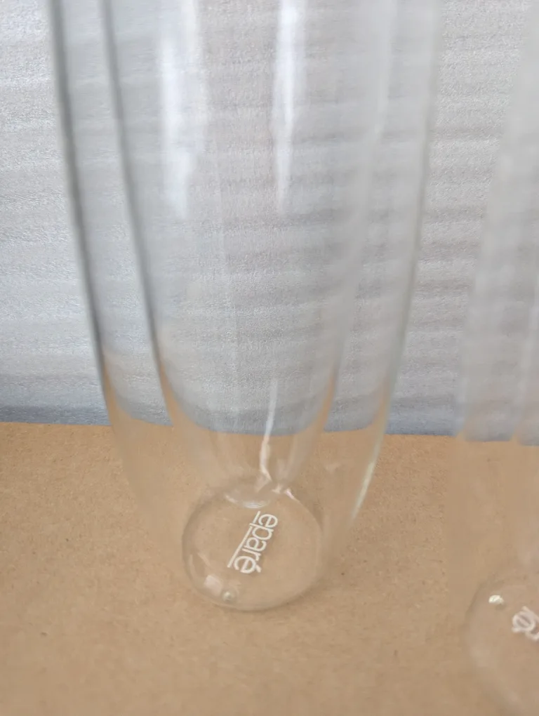 Pair of double-walled glass champagne flutes 5oz image indicator(2)