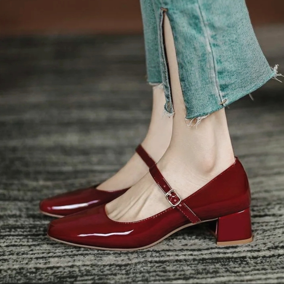 ✨ BRAND NEW Red Patent Leather Mary Jane Heels - photo 2
