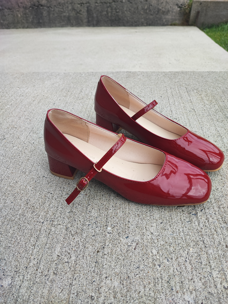✨ BRAND NEW Red Patent Leather Mary Jane Heels - photo 3