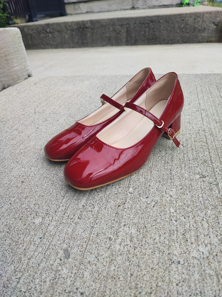 ✨ BRAND NEW Red Patent Leather Mary Jane Heels - photo 4