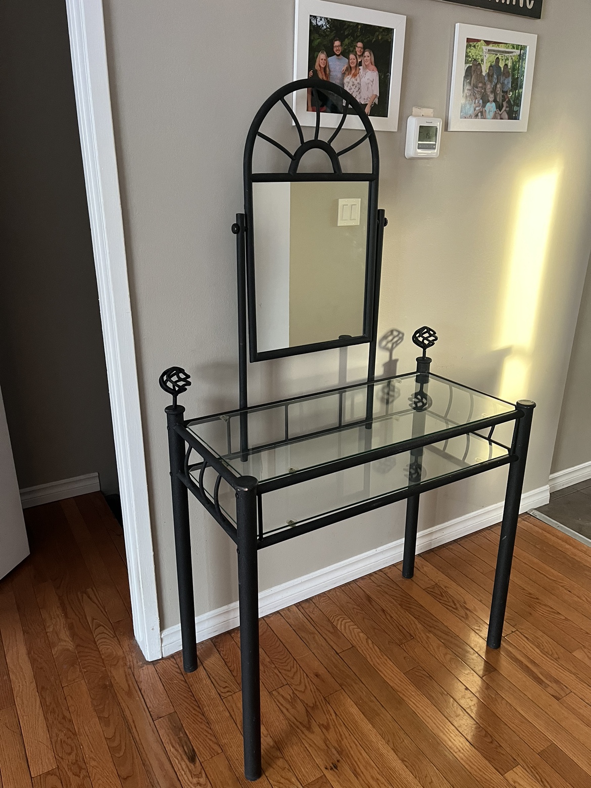 Vanity Table With Mirror