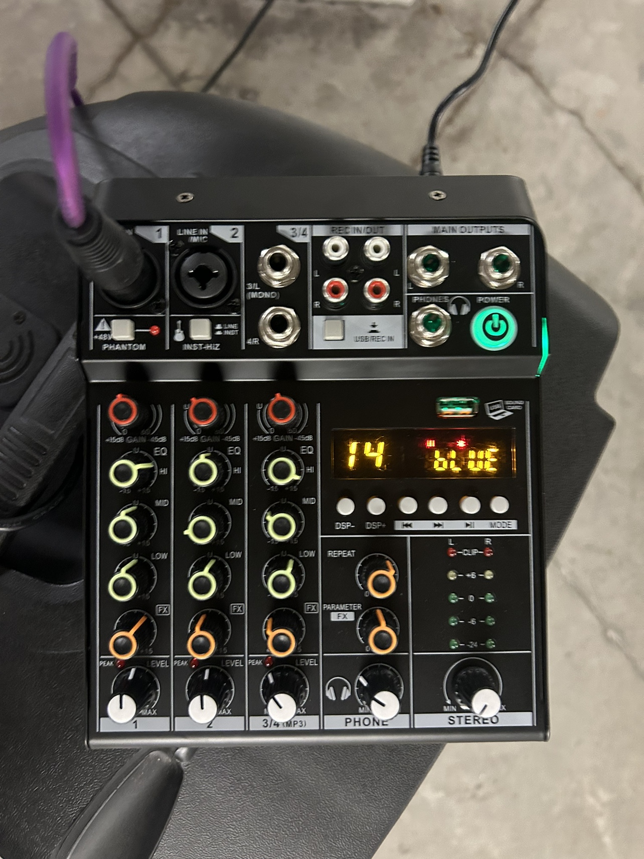 4 Channel mixing console with effect
