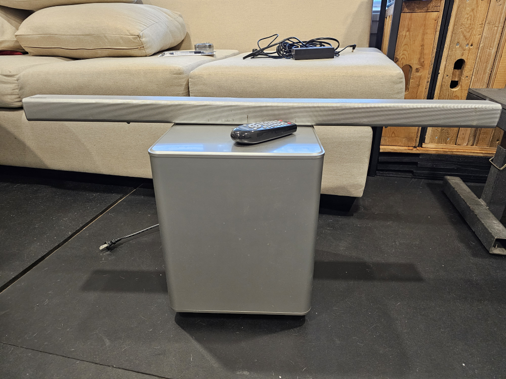 Samsung Soundbar with Subwoofer