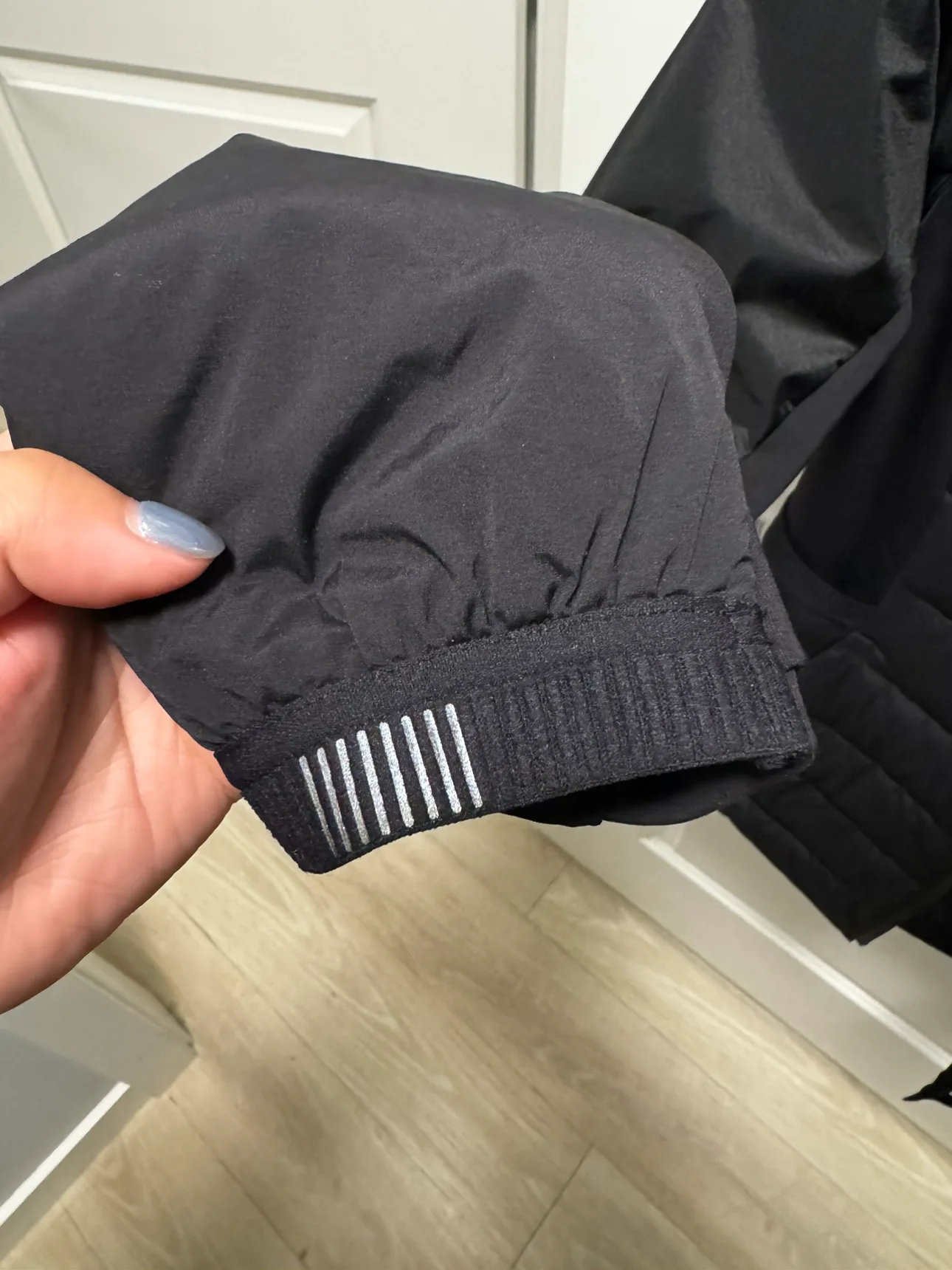 Lululemon Down for it all jacket image indicator(3)