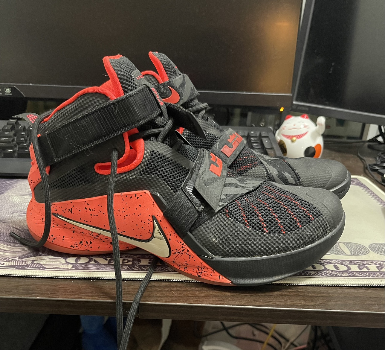 Nike LeBron Soldier 9 men size 9.5