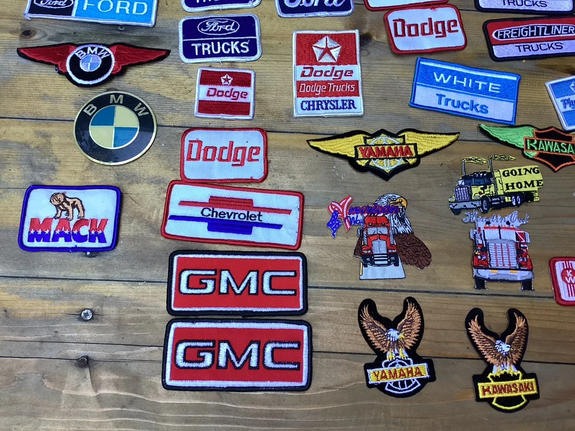 Crests MACK GMC FORD DODGE BMW VOLVO & more image indicator(2)