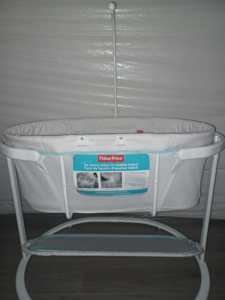 Fisher Price Soothing Motions Bassinet