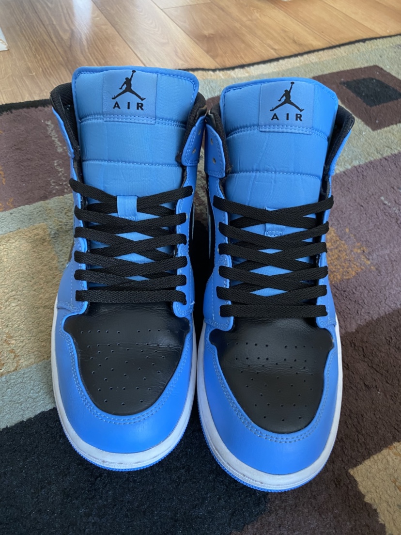 Air Jordan 1 Mid