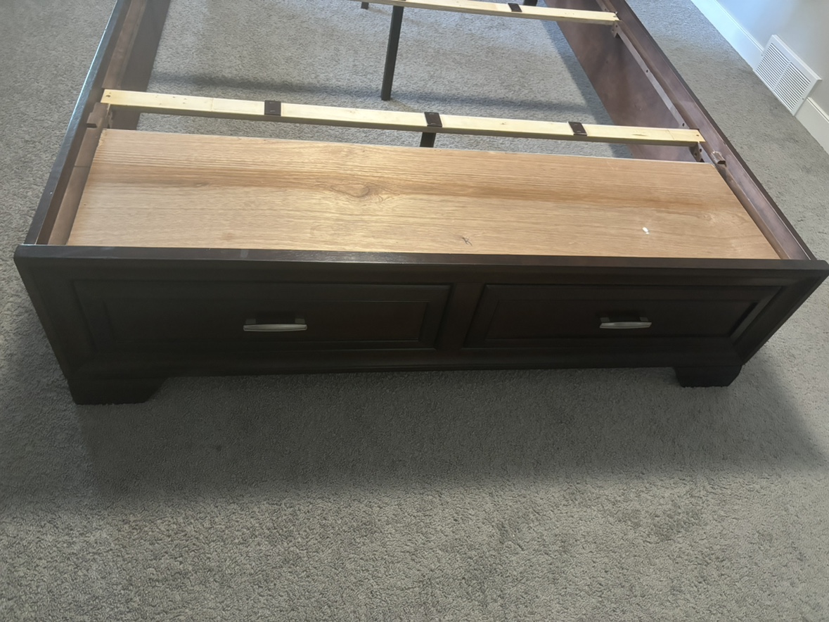 Queen bed frame - photo 3