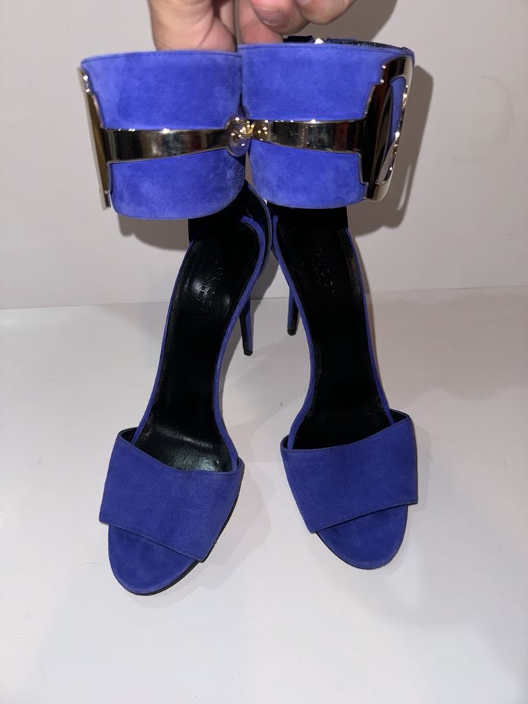 Gucci Purple Suede Heels - photo 3