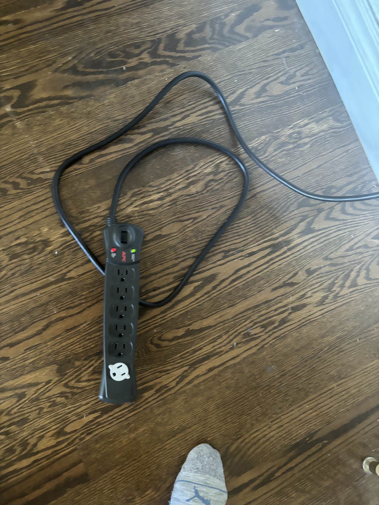 APC computer Surge protection extension cord, 6, outlet - photo 3
