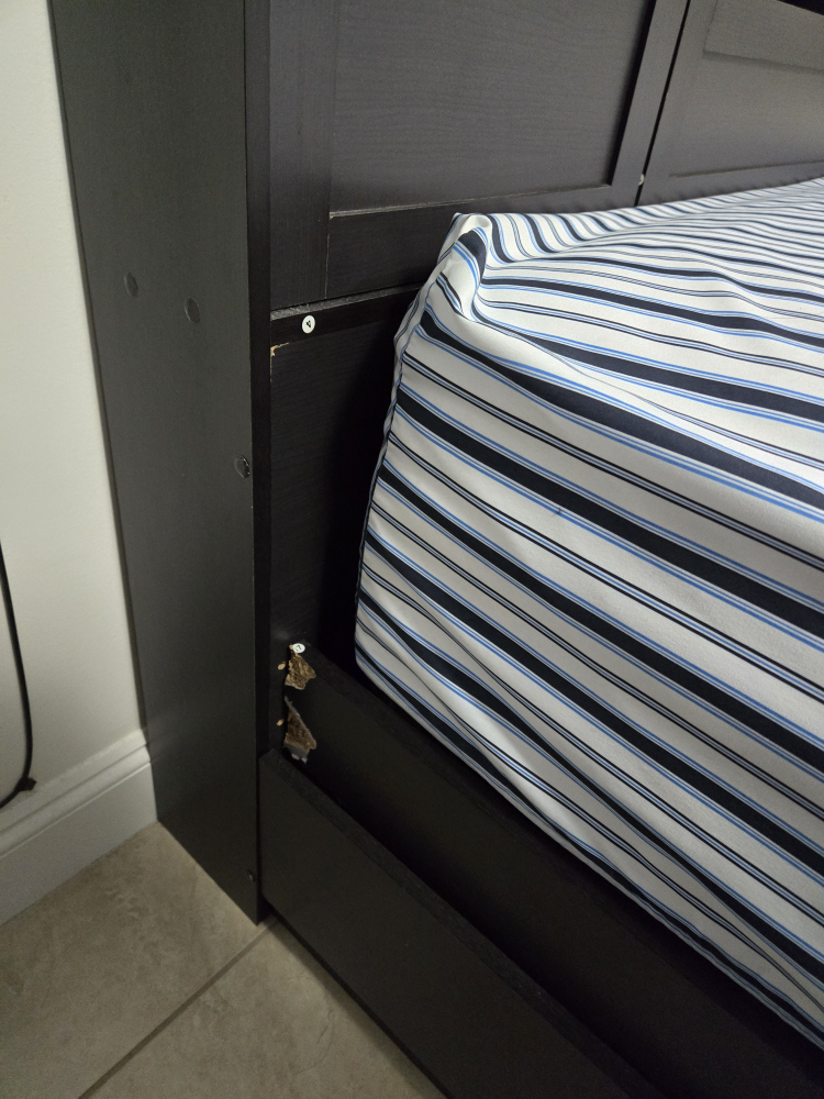 MOVING SALE!!! Very nice Bed Frame - photo 3