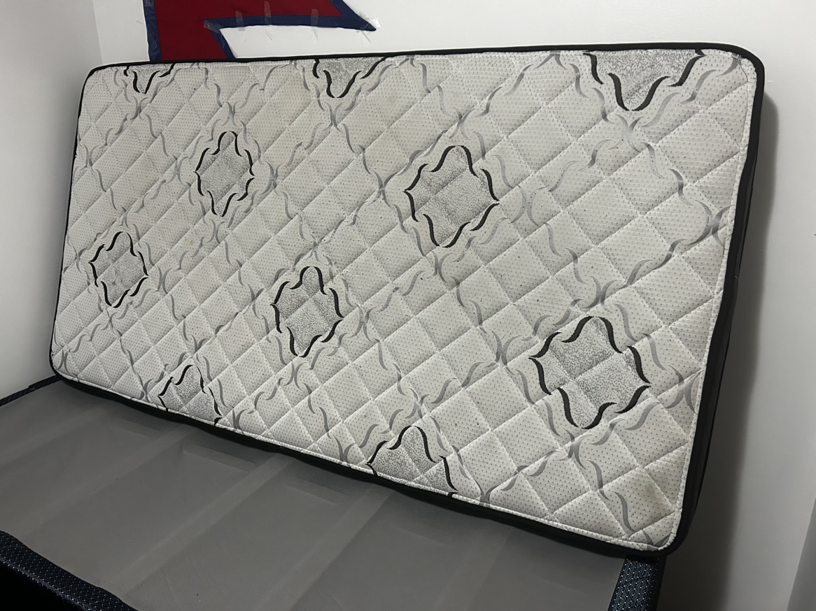 Single Mattress and box spring - photo 2
