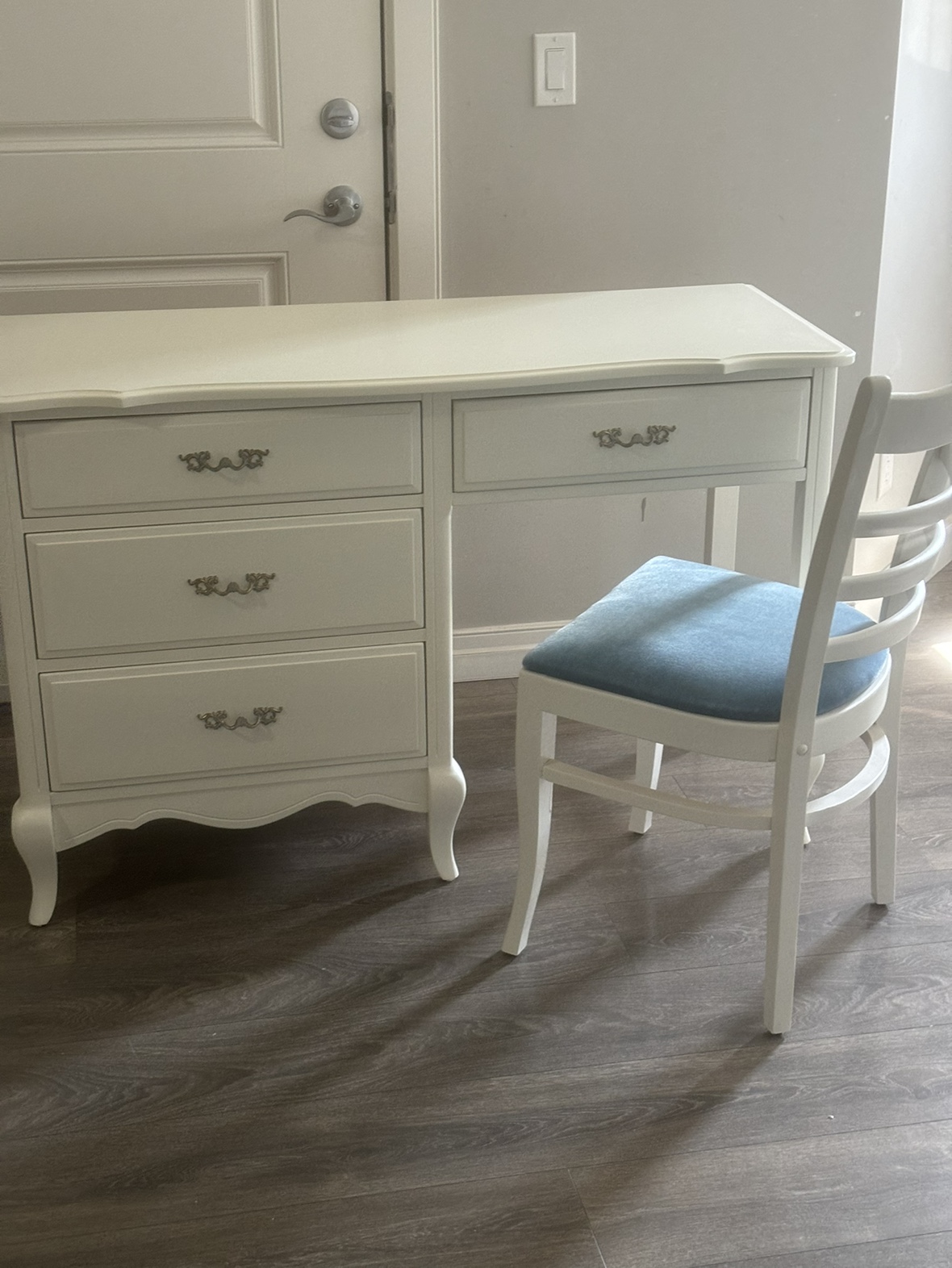 White Desk with Chair - photo 2