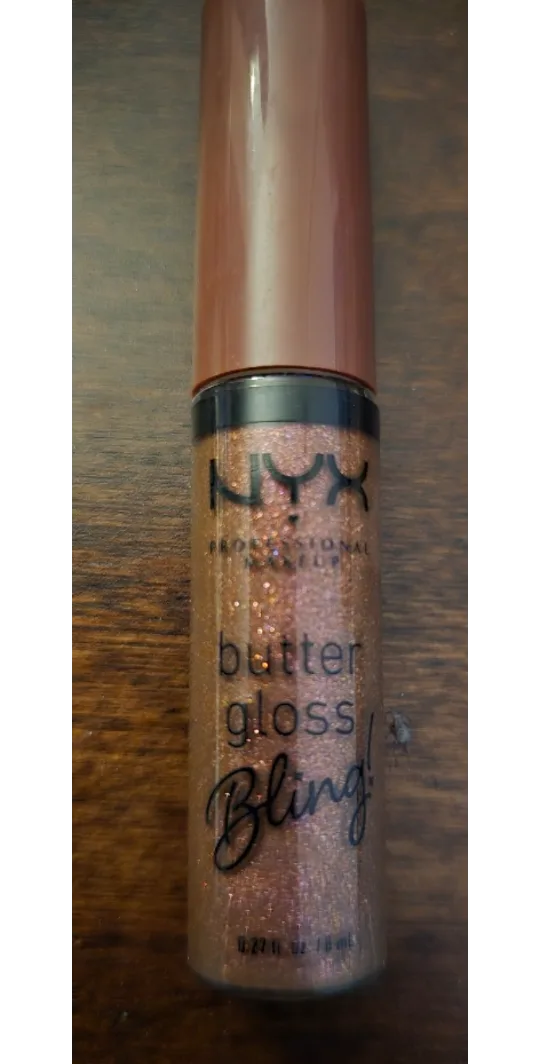 Bundle multiple Nail Polish + lipsticks image indicator(6)