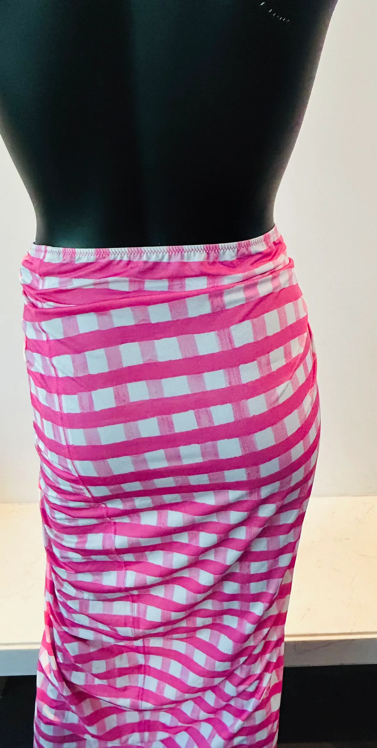 New with tags Jacquemus pink checkered skirt. image indicator(6)