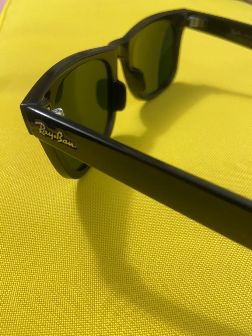 ***New*** Ray-Ban Wayfarer Sunglasses image indicator(2)