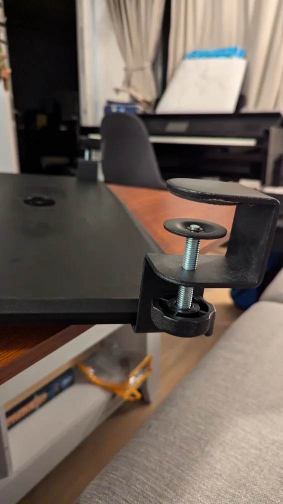 Under Desk Keyboard Tray image indicator(2)