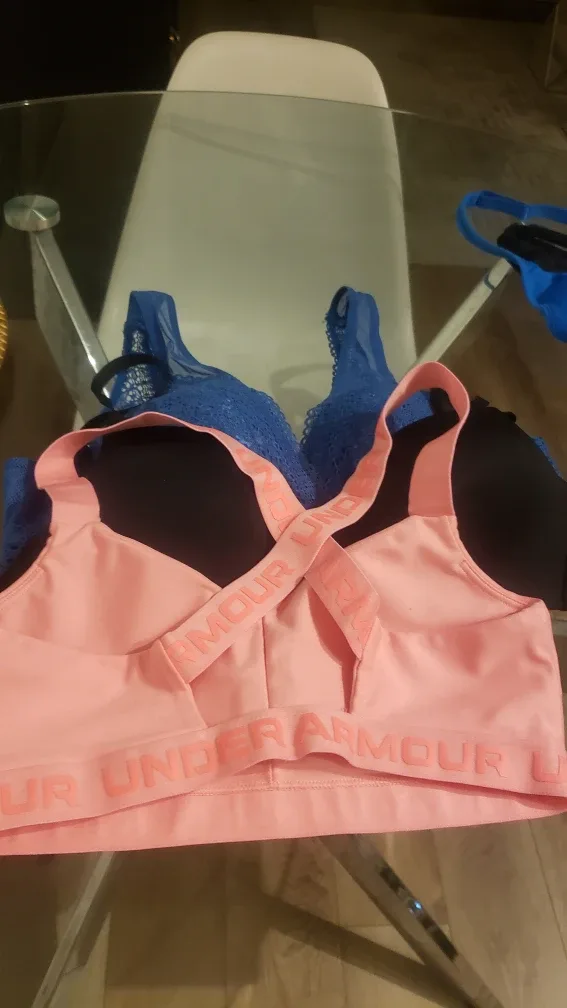 Under Armour Sports Bra image indicator(2)
