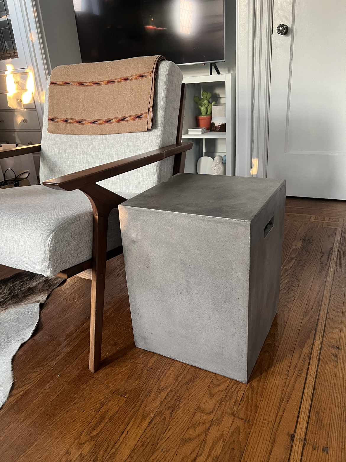 Concrete Side Table - photo 2