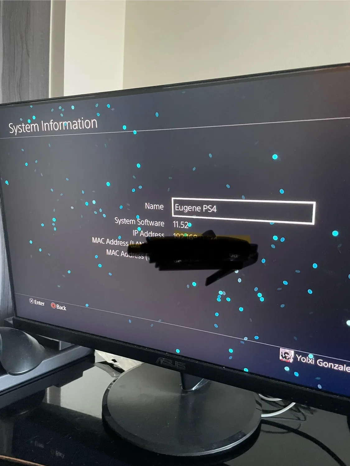 PlayStation 4 Slim with controller but not games thumbnail