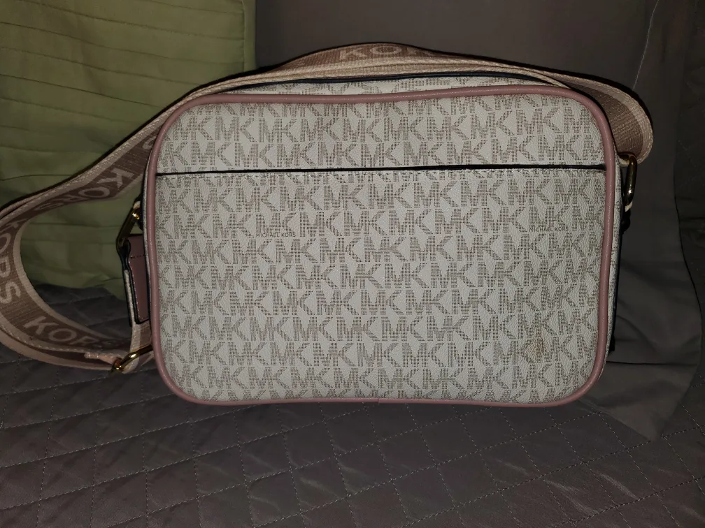 Michael Kors Crossbody image indicator(3)