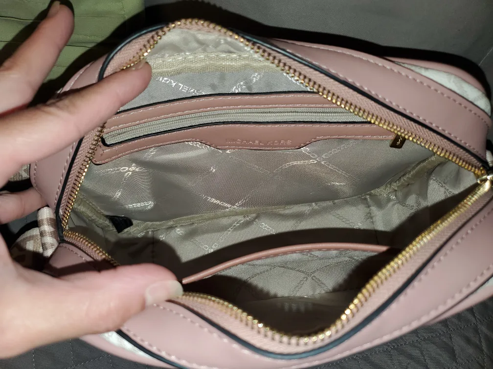 Michael Kors Crossbody image indicator(5)