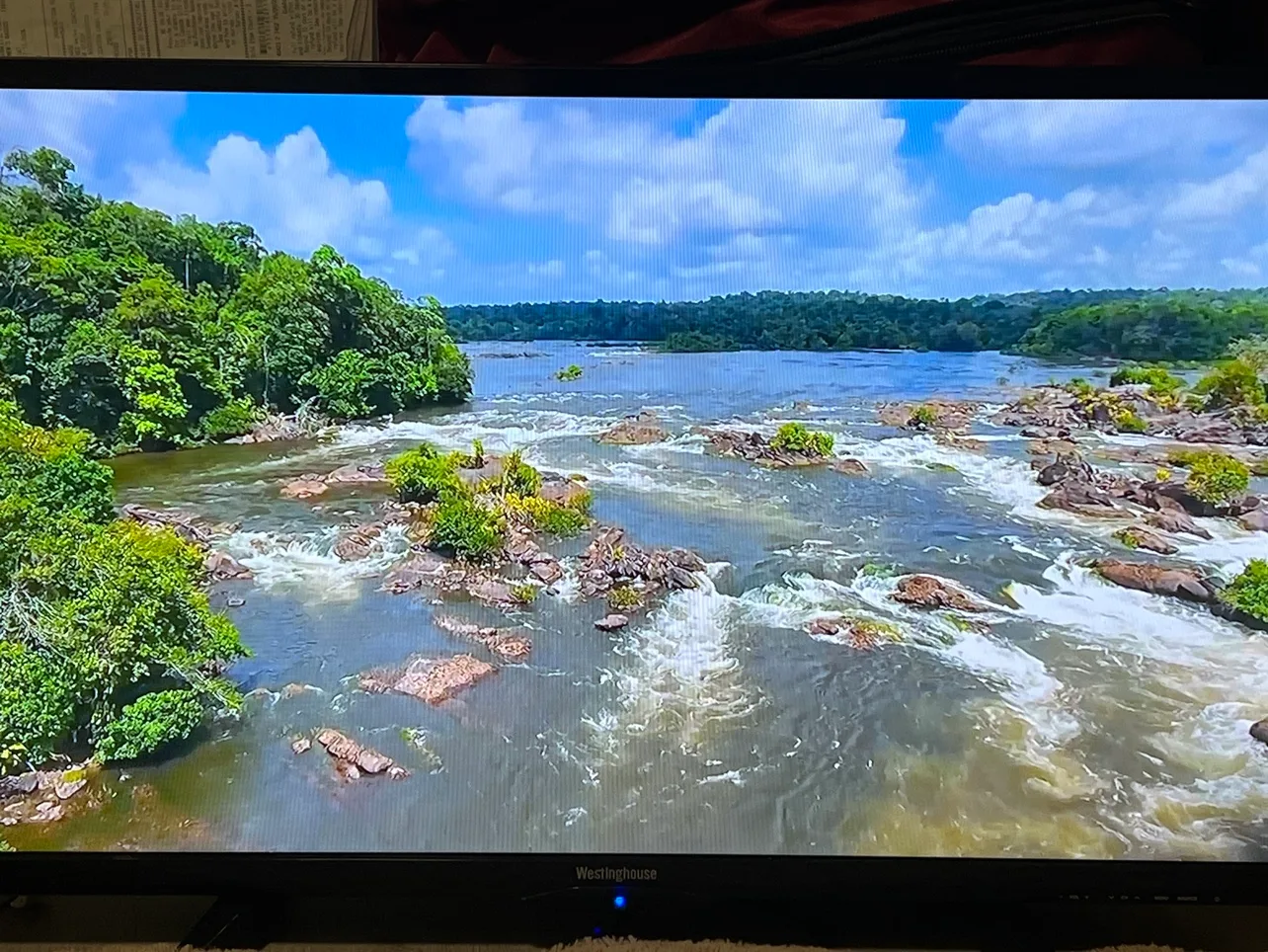 32" TV (MOVING OUT SALE) thumbnail