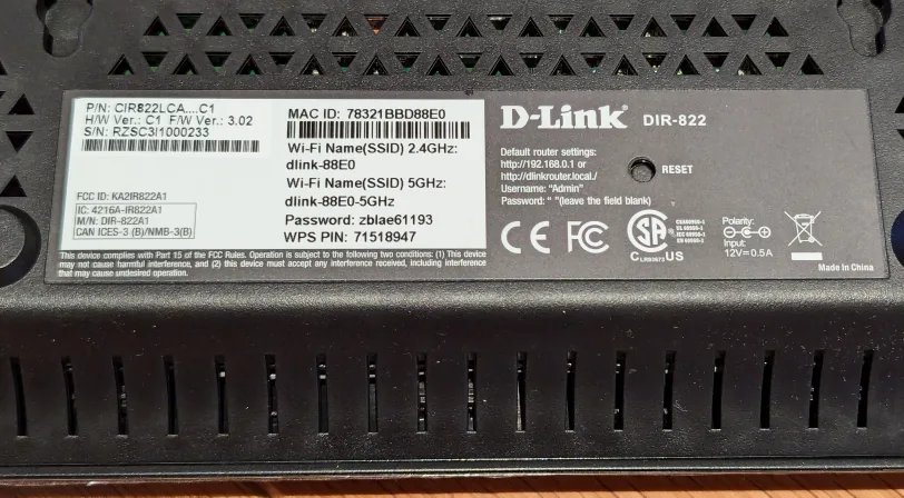 Dlink AC1200 dual band router with high-gain antennas image indicator(3)