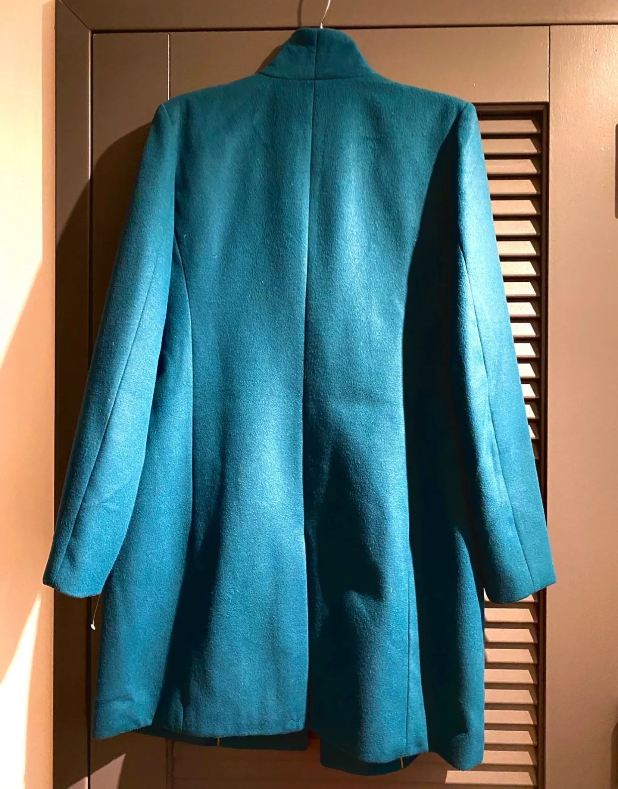 Women’s coat with genuine leather collar size large image indicator(5)