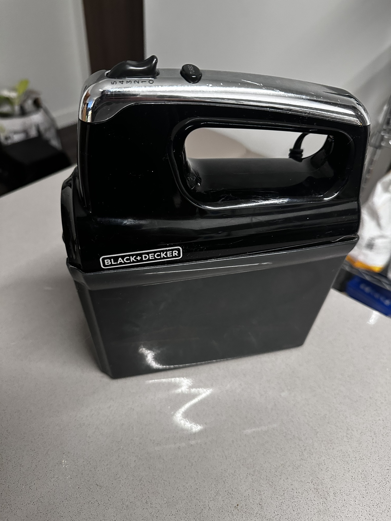 Black + Decker Hand Mixer - photo 2